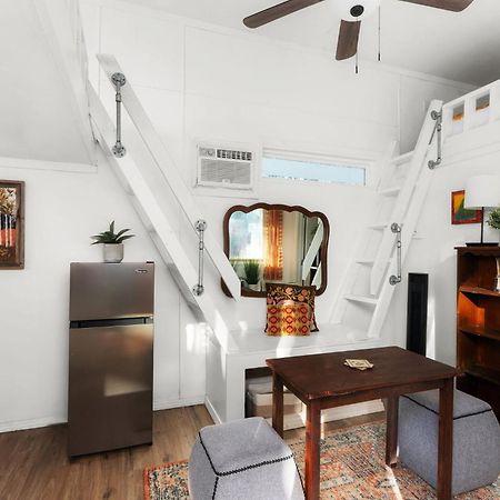 Cozy Tiny Home On An Eco Farm ออสติน ภายนอก รูปภาพ