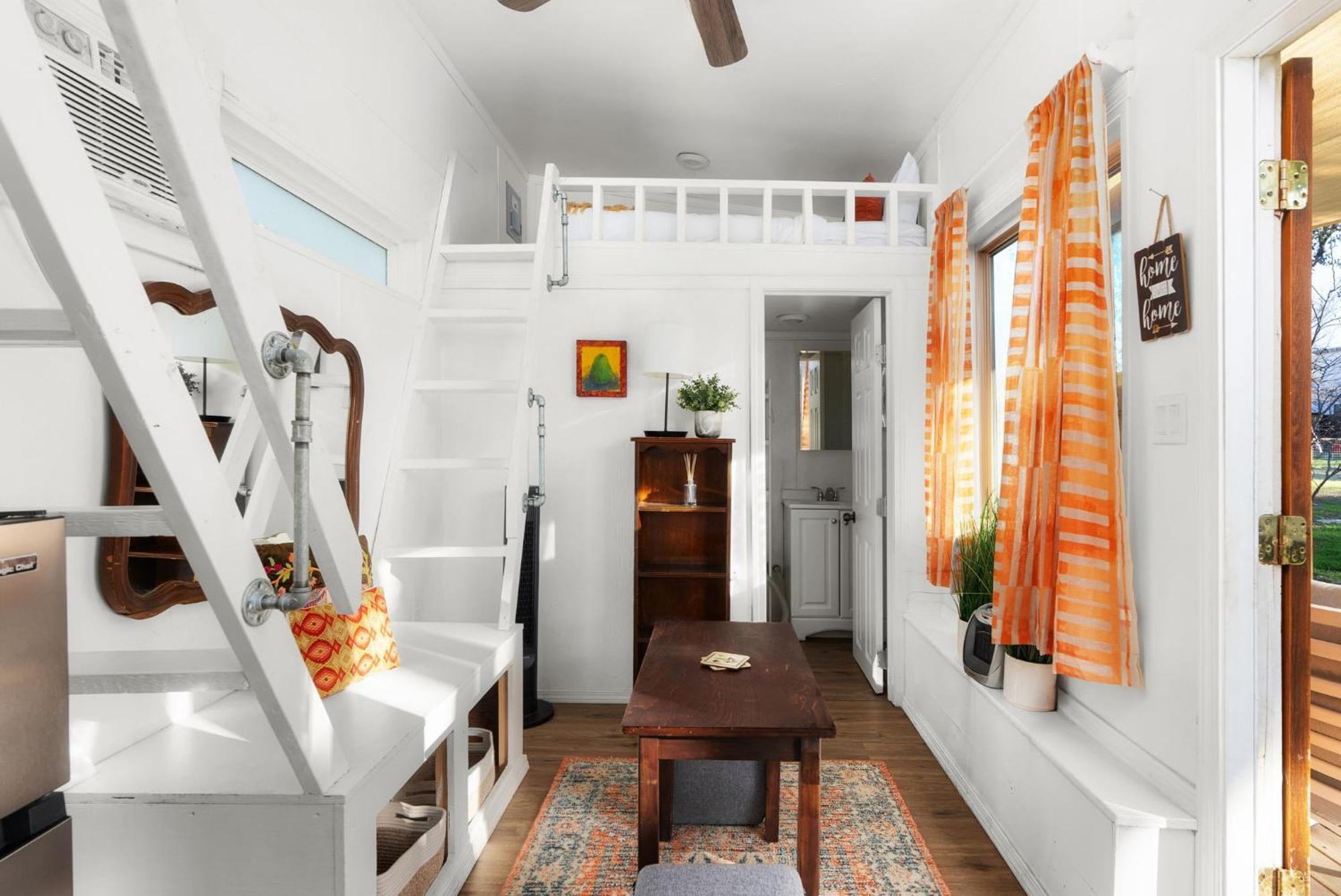 Cozy Tiny Home On An Eco Farm ออสติน ภายนอก รูปภาพ