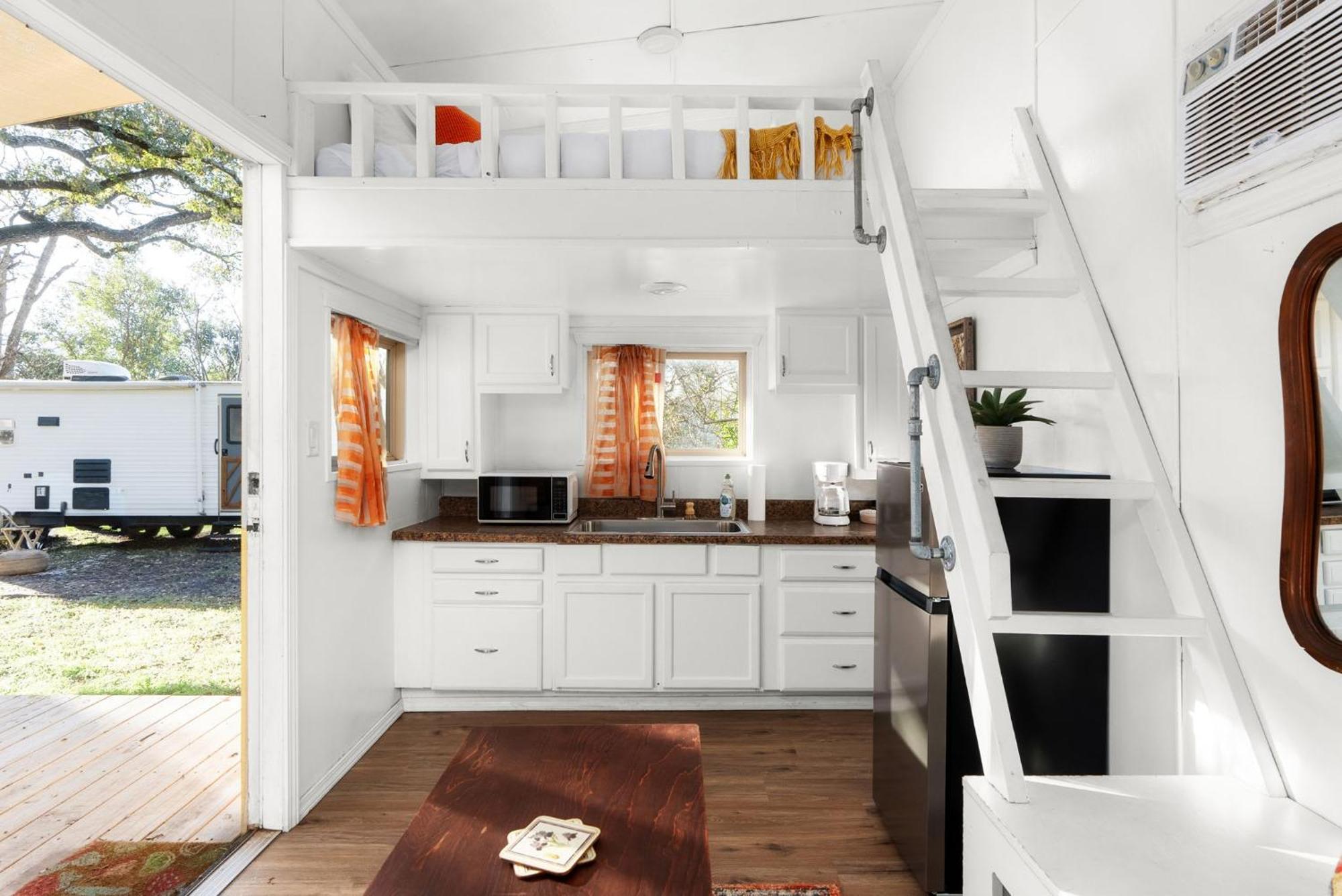 Cozy Tiny Home On An Eco Farm ออสติน ภายนอก รูปภาพ